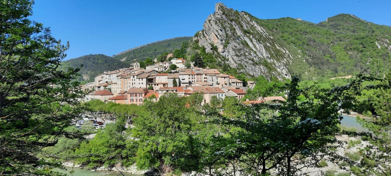 Le Moulin Du Paroy Bed & Breakfast Serres  Eksteriør bilde